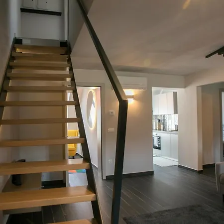 Appartement Above The Old Vine App Lent With River View *