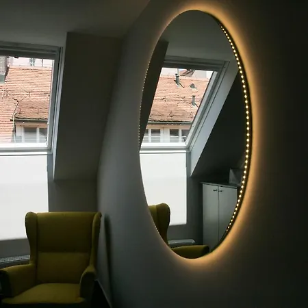 Appartement Above The Old Vine App Lent With River View *